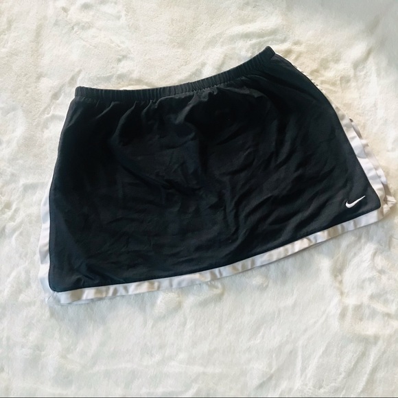 Nike Dri Fit Skort 2 in 1 Black and White - S(4-6)